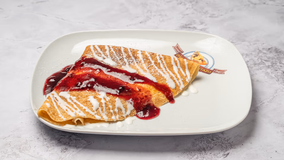 Túrós-Áfonyás Óriáspalacsinta